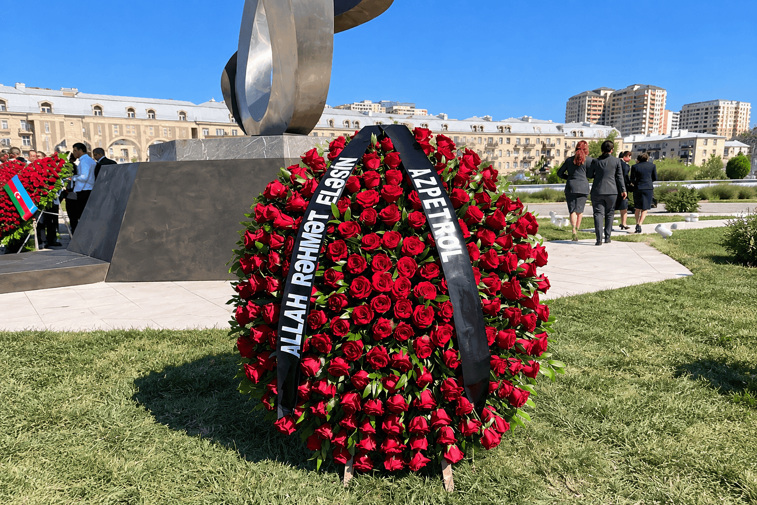 “Azpetrol” Сompany laid wreaths at the memorial in Victory Park, erected in memory of the martyrs of the Patriotic War.