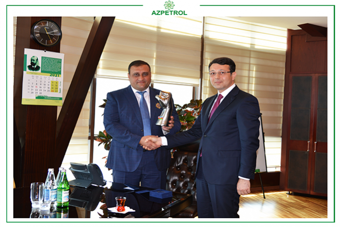 Jeyhun Mammadov, General director of Azpetrol, was awarded the 115th anniversary badge for his services to the trade union movement.