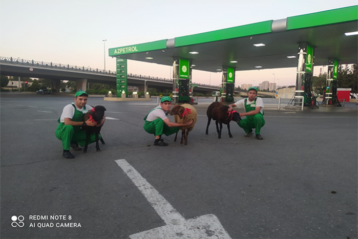 "Azpetrol" company celebrates the Gurban Holiday at gasoline stations.